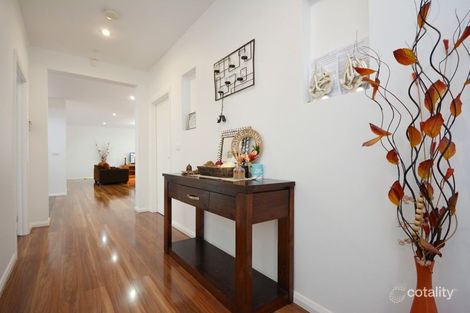 Property photo of 4 Balconies Way Craigieburn VIC 3064