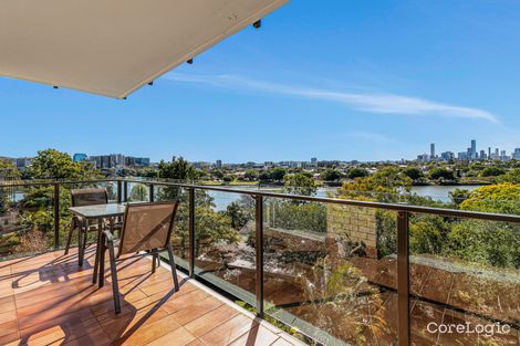 Property photo of 23/36 Jerdanefield Road St Lucia QLD 4067