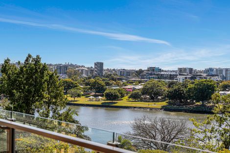 Property photo of 23/36 Jerdanefield Road St Lucia QLD 4067