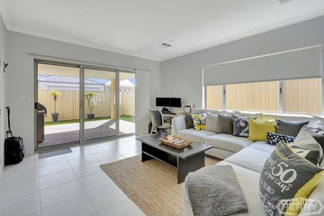 Property photo of 16 Minstrell Way Madora Bay WA 6210