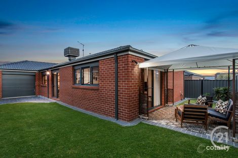 Property photo of 15 Obrien Parade Pakenham VIC 3810