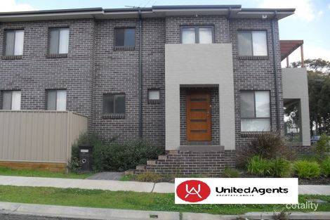 10 Dekanzo Ave, Middleton Grange, NSW 2171