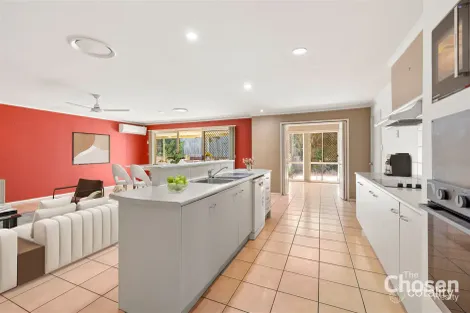 Property photo of 8 Lochano Close Parkinson QLD 4115