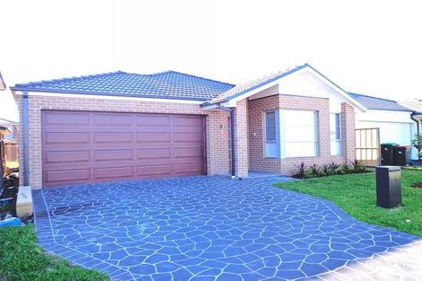 6 Clarence Dr, Elizabeth Hills, NSW 2171