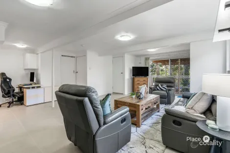 Property photo of 35 Lewana Street Mansfield QLD 4122