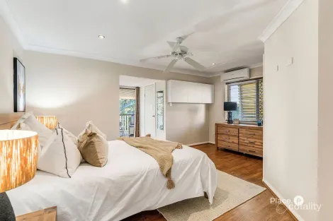 Property photo of 35 Lewana Street Mansfield QLD 4122