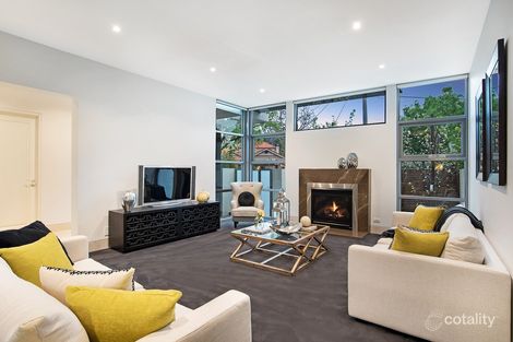 Property photo of 20 Orrong Grove Caulfield North VIC 3161
