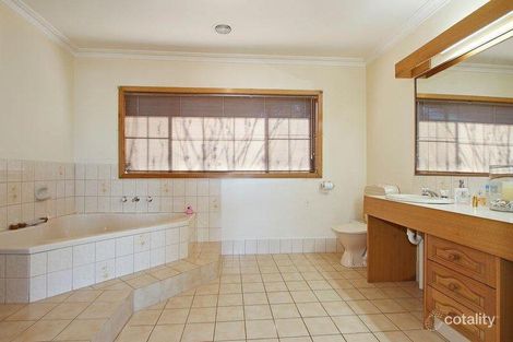 Property photo of 37 Blue Ridge Drive Mooroolbark VIC 3138