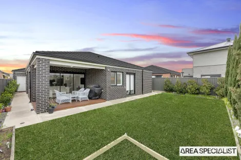 Property photo of 3 Canmore Street Werribee VIC 3030