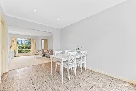 Property photo of 1/1051 Dandenong Road Malvern East VIC 3145