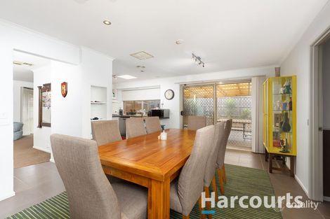 Property photo of 13 Hamstead Court Endeavour Hills VIC 3802