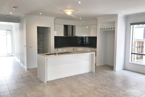 Property photo of 8 Appleton Avenue Keysborough VIC 3173