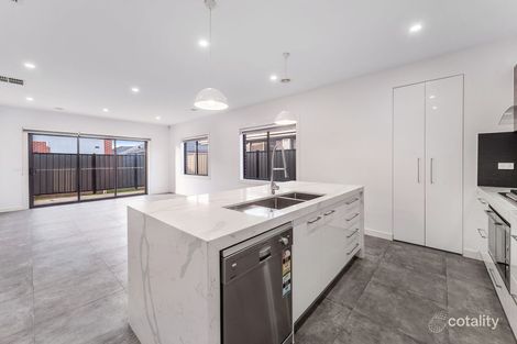 Property photo of 35 Lemon Myrtle Way Craigieburn VIC 3064