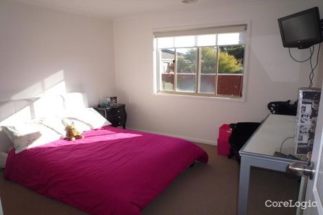 Property photo of 2/8 The Fairway North Geelong VIC 3215