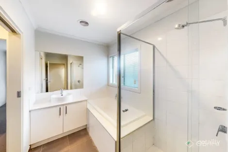 Property photo of 14 Botany Drive Carrum Downs VIC 3201