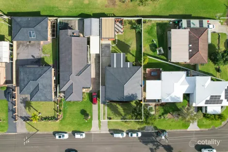 Property photo of 33 Power Drive Mount Warrigal NSW 2528