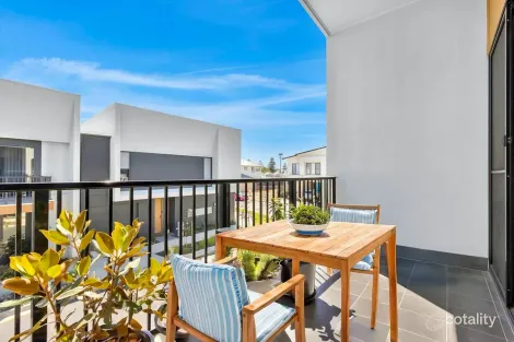 Property photo of 10 Graduation Parade Taperoo SA 5017