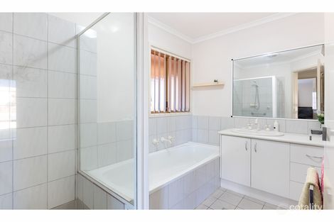 Property photo of 1/11 Mitta Grove Lavington NSW 2641