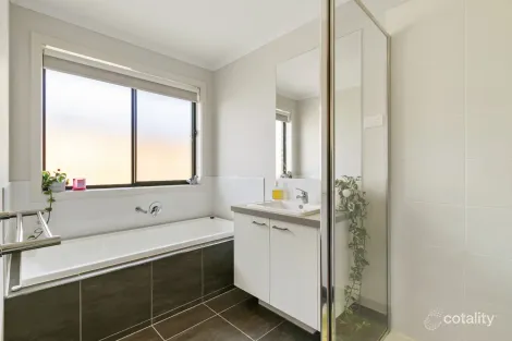 Property photo of 20 George Albert Drive Traralgon VIC 3844