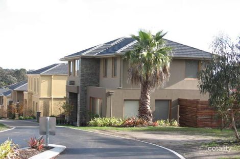 11 Halsbury Cl, Doncaster East, VIC 3109
