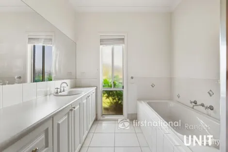 Property photo of 17/17A Ford Road Emerald VIC 3782