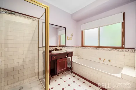 Property photo of 11 Drummer Hill Lane Mooroolbark VIC 3138