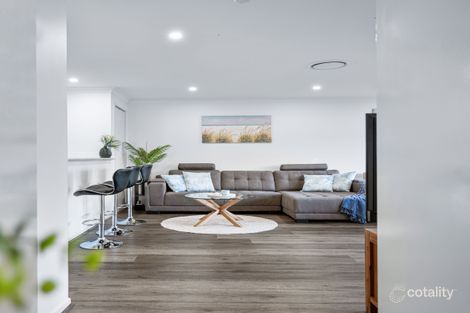 Property photo of 34 Cyclamen Place Macquarie Fields NSW 2564