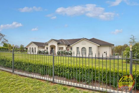 Property photo of 2 Domenics Place Grasmere NSW 2570