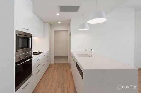 Property photo of 320/66 Bay Terrace Wynnum QLD 4178