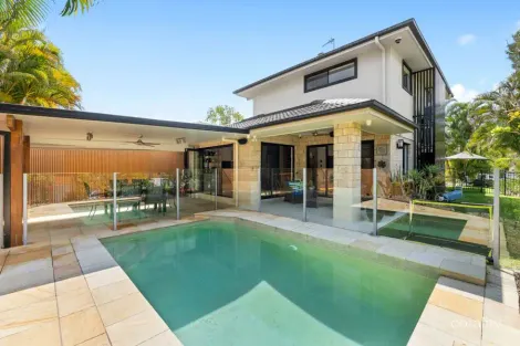2 Oxford Ct, Robina, QLD 4226