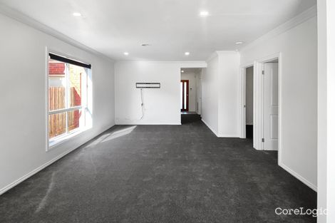 Property photo of 40 Ruby Place Werribee VIC 3030