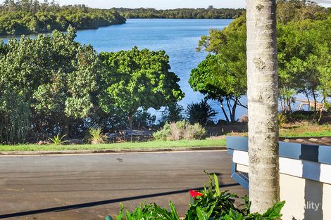 Property photo of 2/55 Bimbadeen Avenue Banora Point NSW 2486