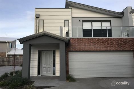 3/10 Mickleham Dr, Cranbourne North, VIC 3977