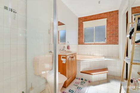 Property photo of 128 Balaclava Road Shepparton VIC 3630