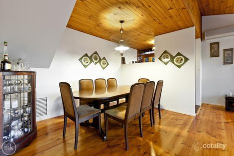Property photo of 9 Warringah Crescent Eltham North VIC 3095