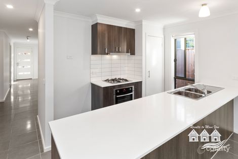 Property photo of 3 Nagle Crescent Cranbourne West VIC 3977