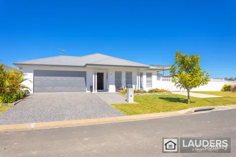 Property photo of 10 Moonagee Crescent Old Bar NSW 2430
