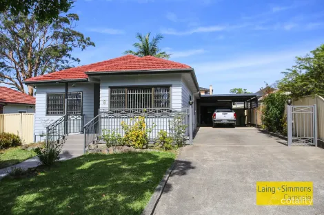 8 Sylvanus St, Greenacre, NSW 2190