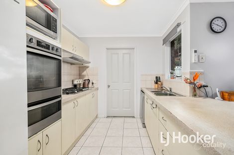 Property photo of 27 Central Road Hampton Park VIC 3976