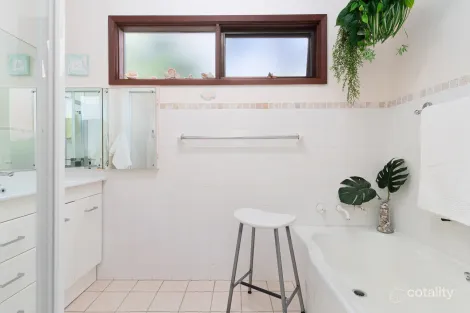 Property photo of 19 Tiranna Place Oyster Bay NSW 2225