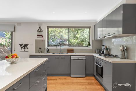 Property photo of 28 Lyall Road Berwick VIC 3806