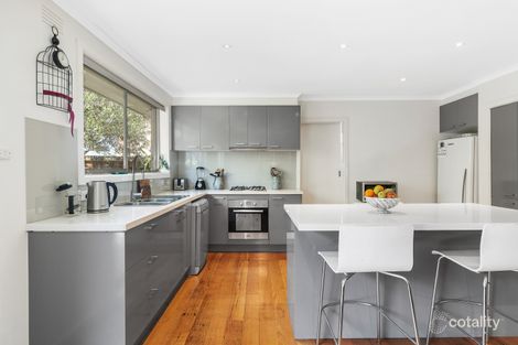 Property photo of 28 Lyall Road Berwick VIC 3806