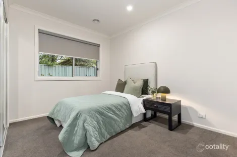 Property photo of 27 Limetree Way Lake Gardens VIC 3355