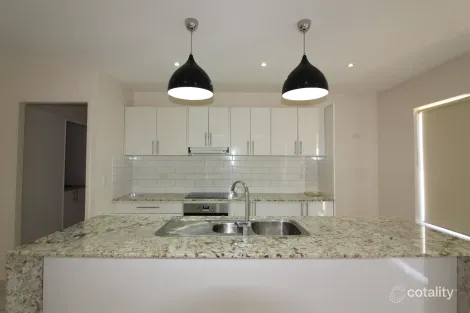 1/1a King St, The Gap, QLD 4825