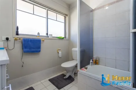 Property photo of 4/9 Lawrence Close Robertson QLD 4109