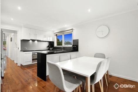 Property photo of 29 Sydney Parkinson Avenue Endeavour Hills VIC 3802