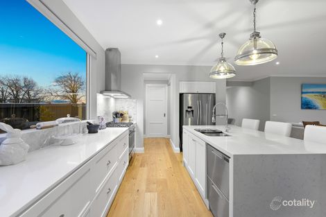 Property photo of 35 Rossiter Retreat Cranbourne North VIC 3977