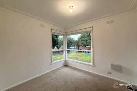 Property photo of 11 The Fairway Hampton Park VIC 3976