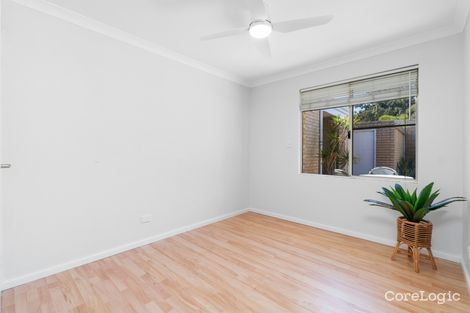 Property photo of 40 Abbeville Circle Mindarie WA 6030