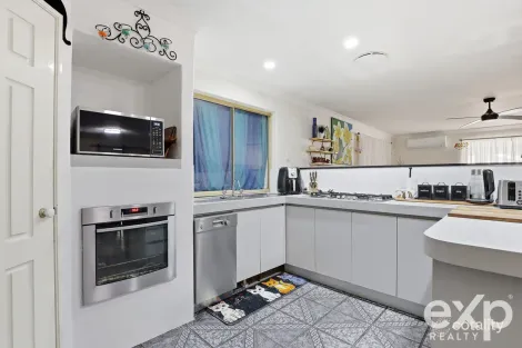 Property photo of 11 Tweed Close Warnbro WA 6169